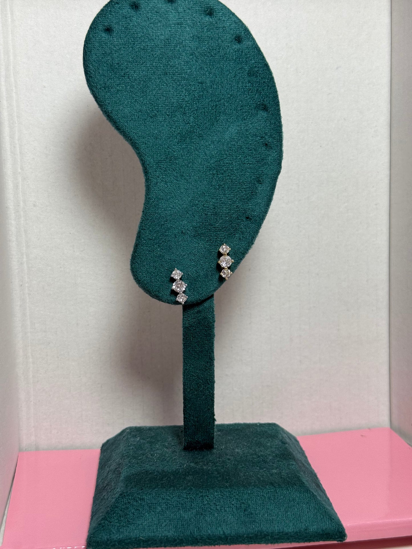Line stone earring