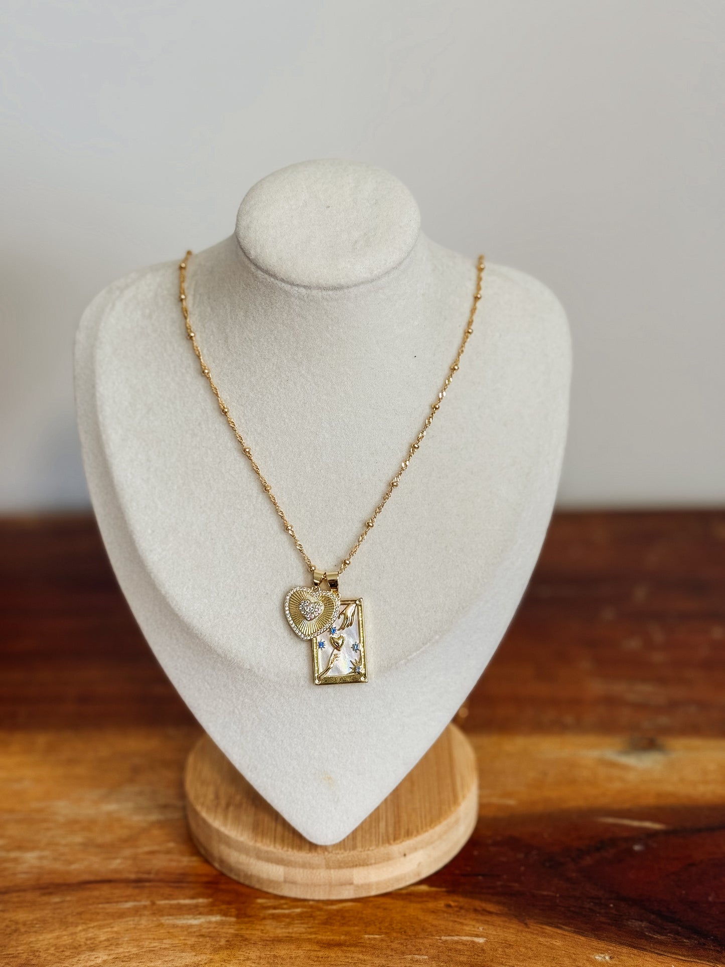 Lira Necklace