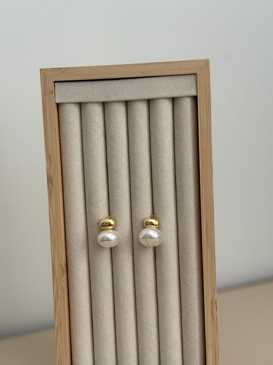 Classic Pearl Earrings